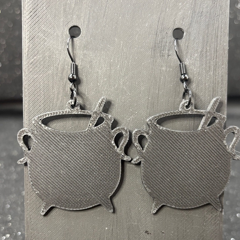 Witch’s Brew Cauldron Dangle Earrings – Spooky Halloween‎ Vibes